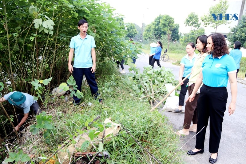 Phường Đông Vệ ra quân tổng dọn vệ sinh môi trường “Ngày thứ 7 tình nguyện”