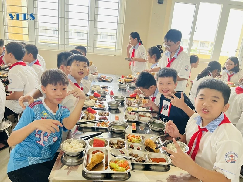 Về mô hình bán trú ở trường công lập bậc THCS