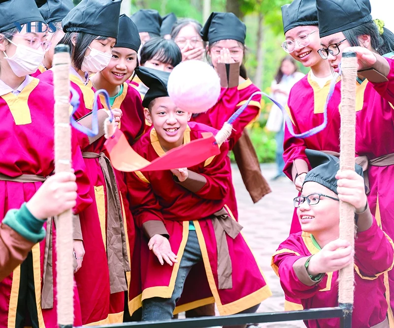 Khi người trẻ yêu lịch sử
