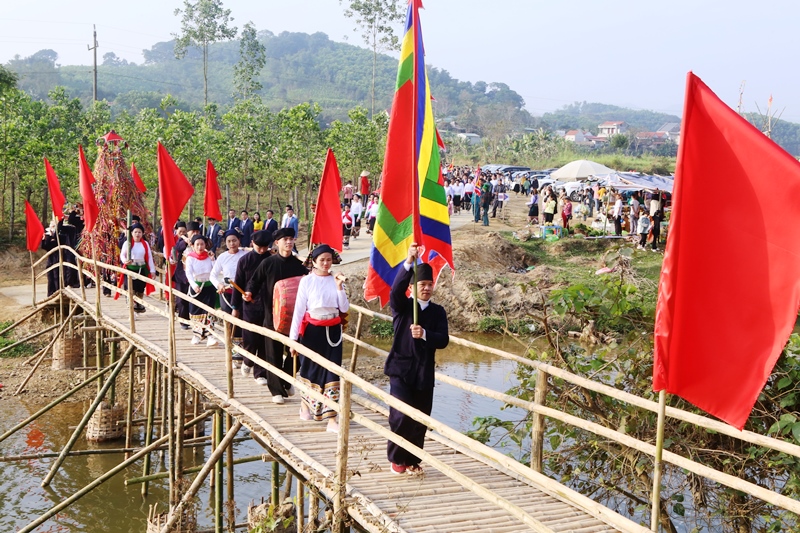 Hoà mình vào Lễ hội Nàng Han xã Vạn Xuân