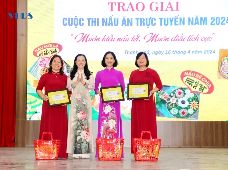 Trao giải Cuộc thi nấu ăn trực tuyến: “Muôn kiểu nấu Tết - Muôn điều tích cực”