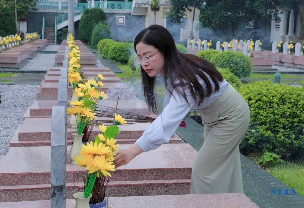 Tháng 7 tri ân các anh hùng liệt sĩ trên mảnh đất Điện Biên Phủ