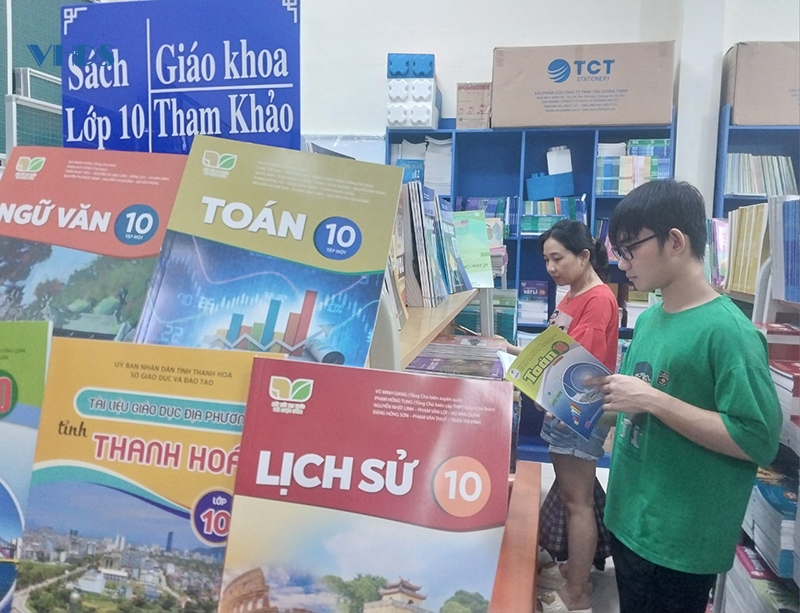 Khi sách giáo khoa giảm giá