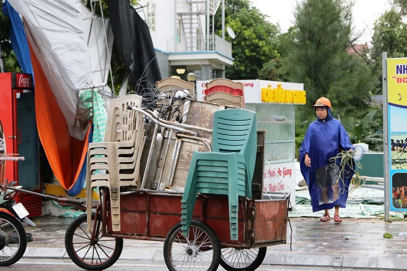 Các cơ sở lưu trú tại Khu du lịch biển Hải Tiến ứng phó với bão số 3