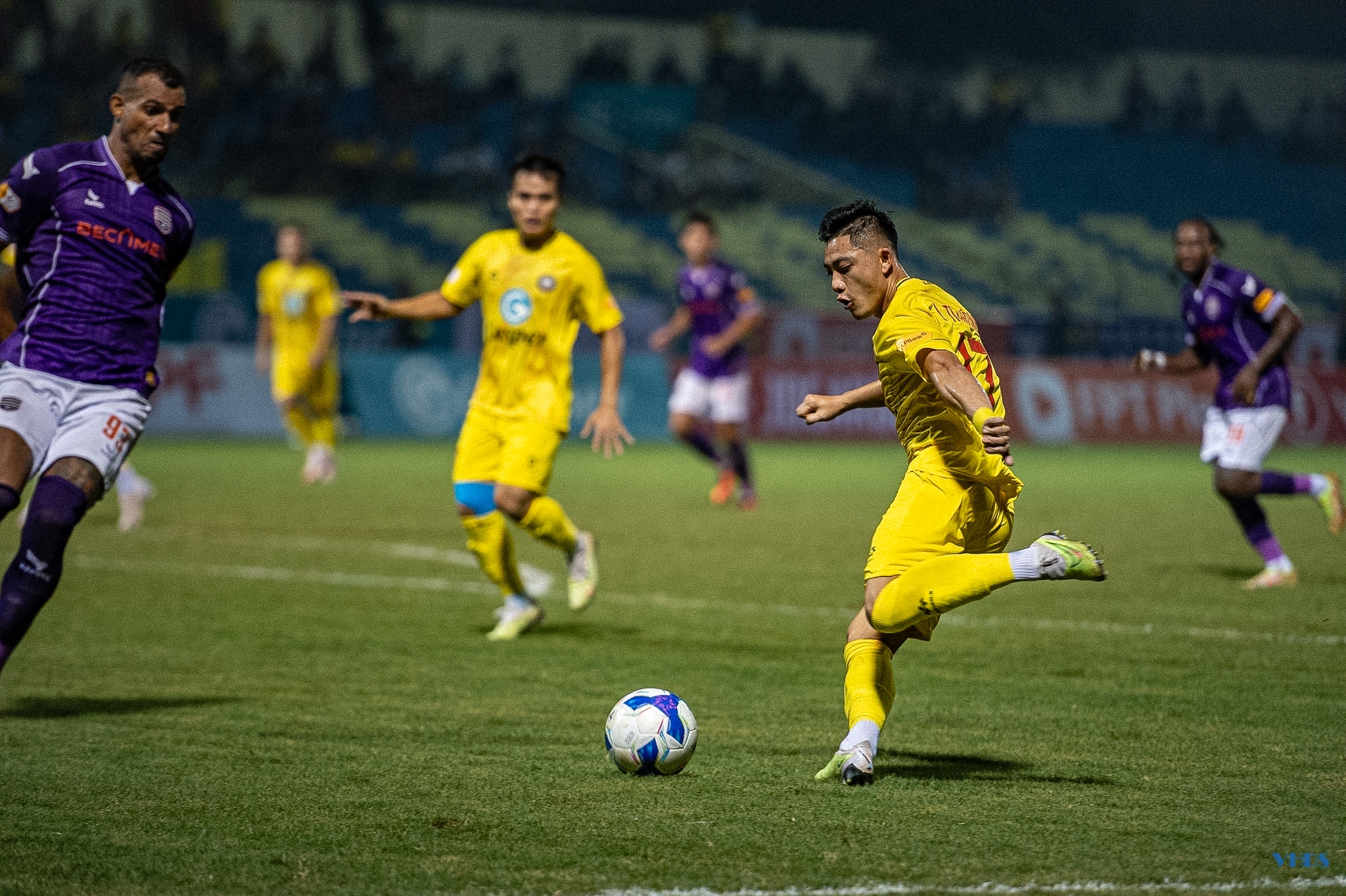 Thua ngay trận mở màn, HLV Popov đặt mục tiêu trụ hạng tại V.League 2024-2025
