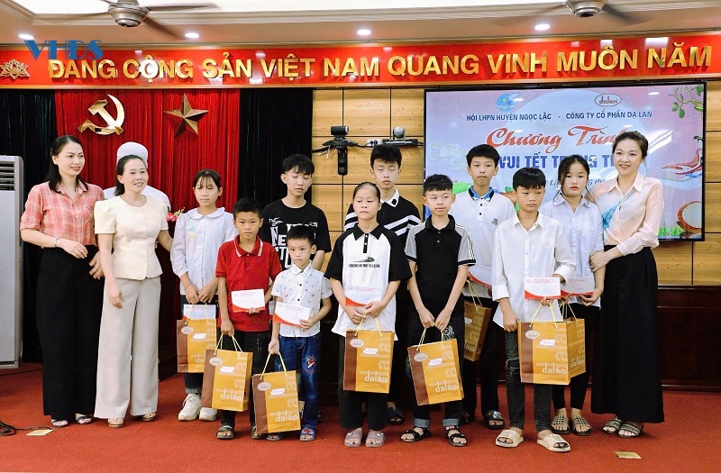 Trung thu san sẻ yêu thương