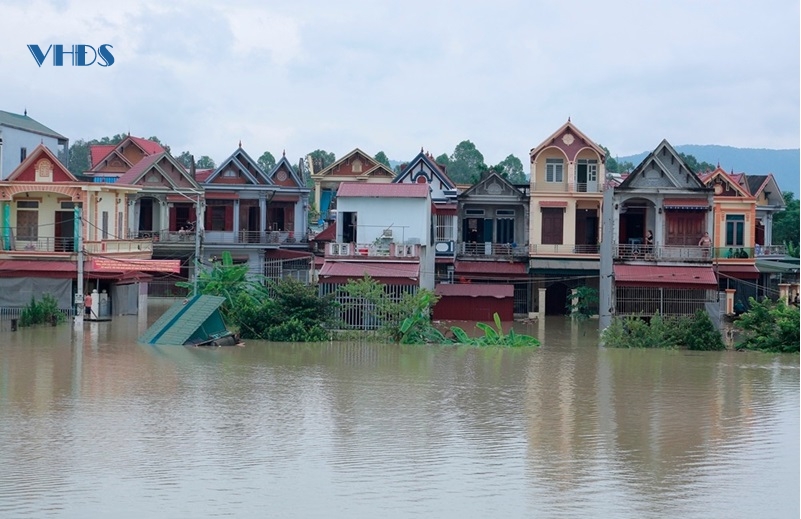 Nước sông dâng cao, học sinh khu vực ven TP Thanh Hóa được nghỉ học