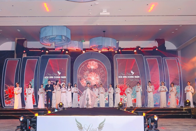 Người đẹp Huế đăng quang Hoa hậu Hoà bình Doanh nhân Việt Nam 2024