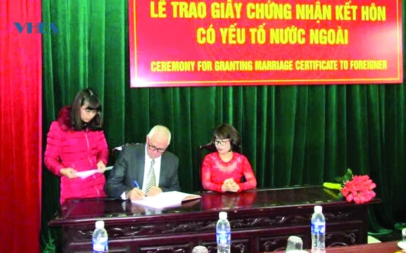 Ở lại tết Việt...