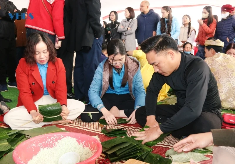 Hội thi gói bánh chưng ngày Tết năm 2025