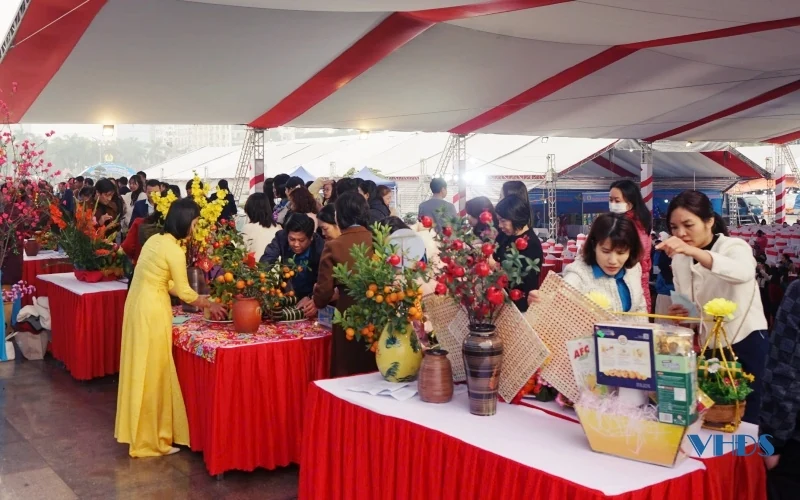 Hội thi gói bánh chưng ngày Tết năm 2025