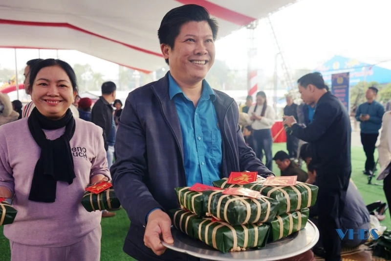 Hội thi gói bánh chưng ngày Tết năm 2025