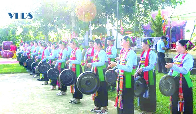 Vui đón lễ hội Mường Lập