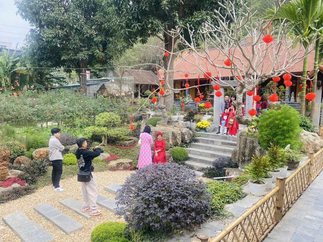 Đông Sơn Cổ Tự – Điểm check-in hoài cổ hấp dẫn du khách những ngày đầu xuân
