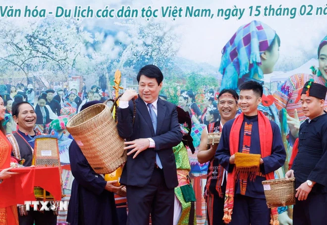 Chủ tịch nước: Văn hóa truyền thống của 54 dân tộc là nguồn lực quý báu