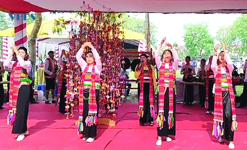 Ngày xuân như câu hát bắt đầu... (Bài 1): Tạo không gian văn hóa từ những nghệ sĩ... chân đất