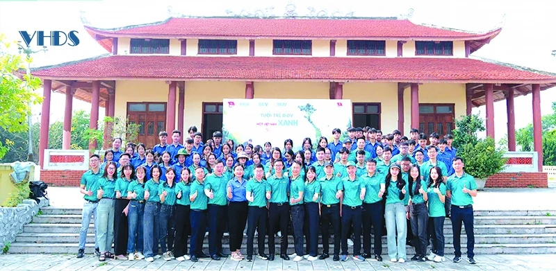 Tiếp thêm niềm tin, sự tự hào về quê hương, đất nước