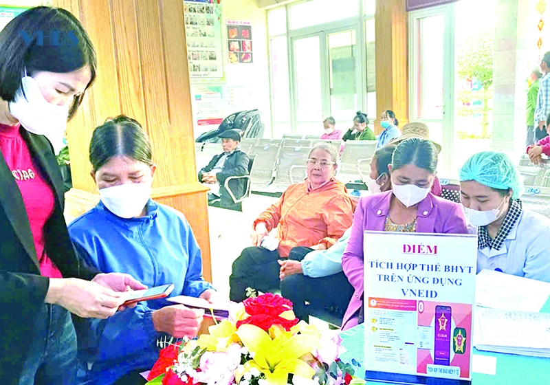 Đẩy mạnh cài đặt sổ sức khỏe điện tử