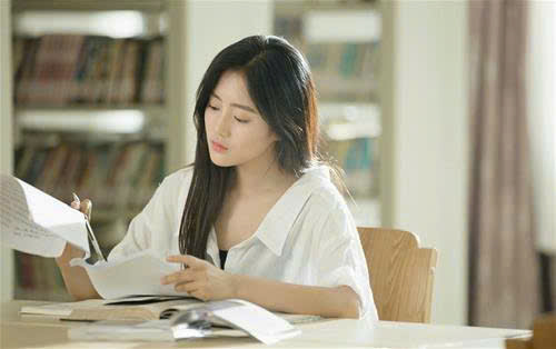 Dòng nước siêng năng...