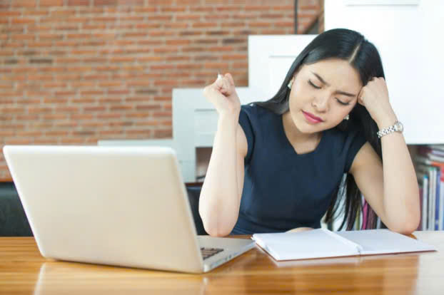 Lặng sóng giữa giông