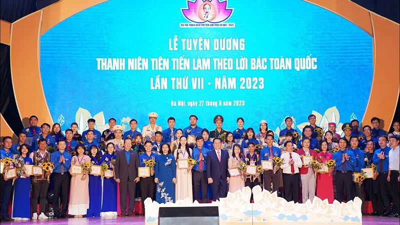 Đại hội Thanh niên tiên tiến làm theo lời Bác lần thứ VIII có 8 đại biểu 17 tuổi