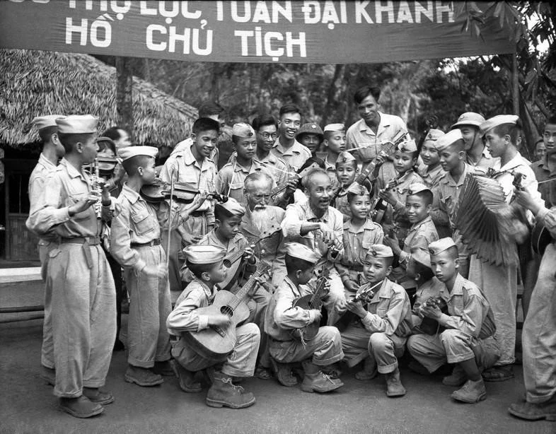 Thiếu nhi với Bác Hồ: Những bài ca sống mãi cùng năm tháng