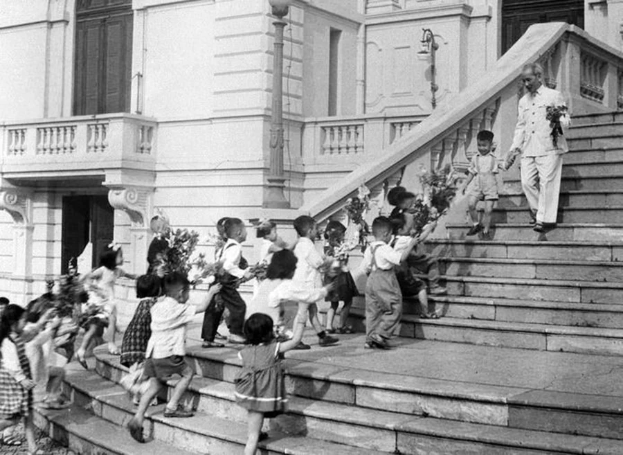 Thiếu nhi với Bác Hồ: Những bài ca sống mãi cùng năm tháng