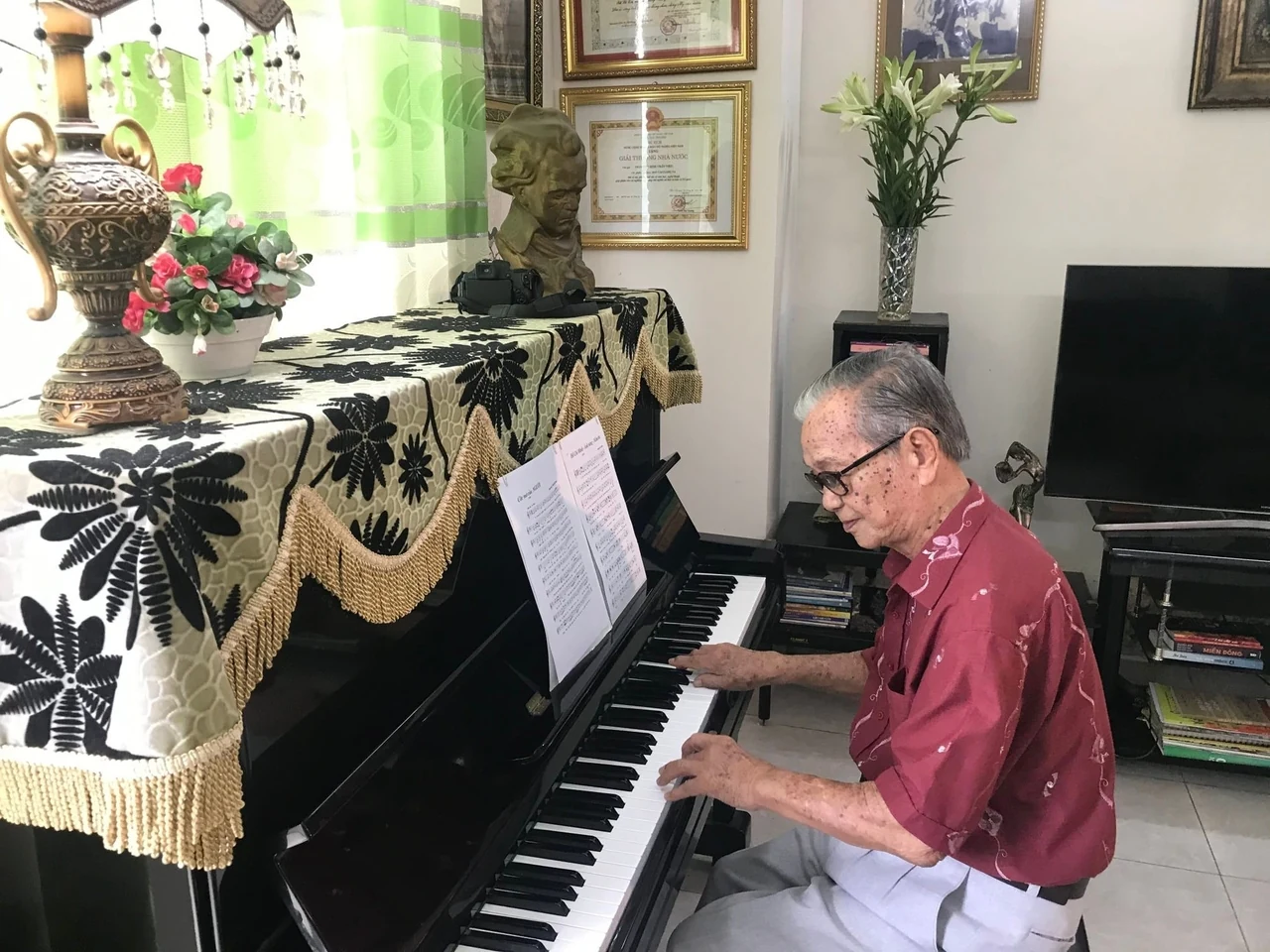 Thiếu nhi với Bác Hồ: Những bài ca sống mãi cùng năm tháng