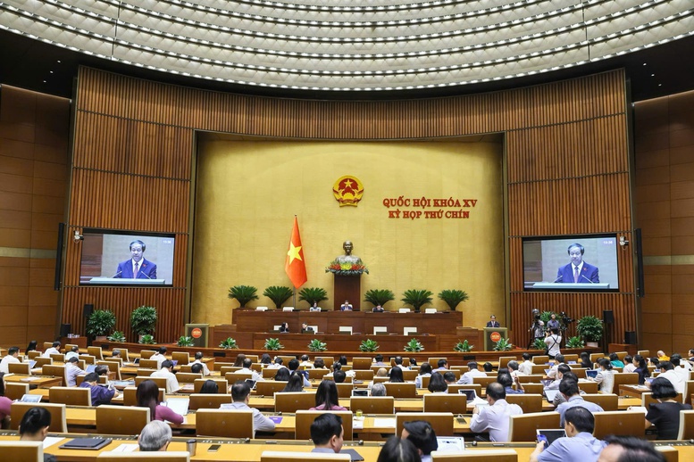 Miễn học phí cho học sinh công lập cả nước, học sinh tư thục được hỗ trợ