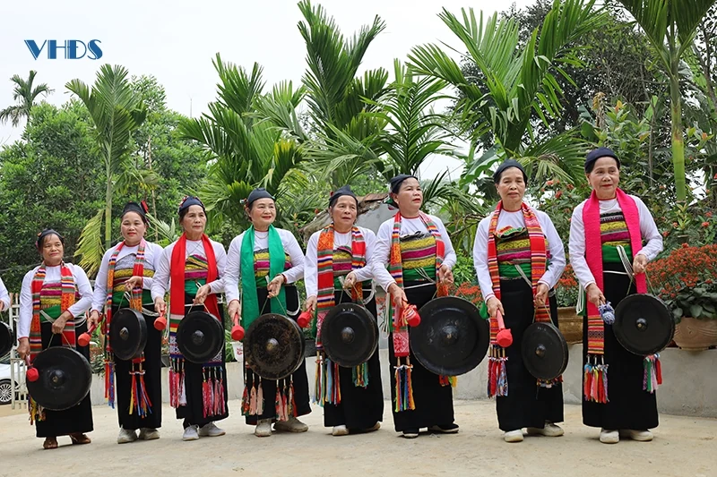 Để tiếng cồng chiêng ngân vang