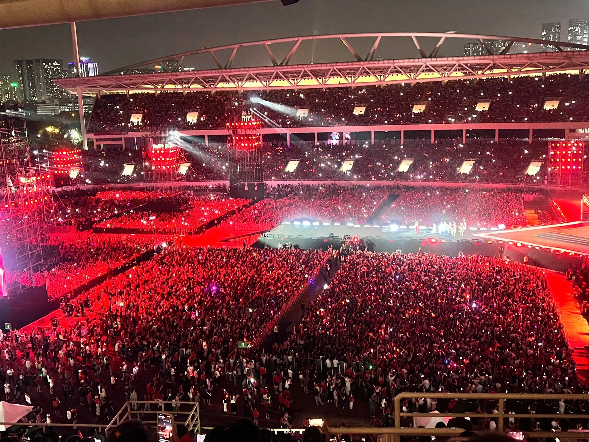 Bùng nổ cảm xúc concert “Tổ quốc trong tim”