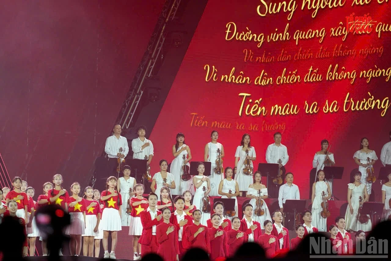 Bùng nổ cảm xúc concert “Tổ quốc trong tim”