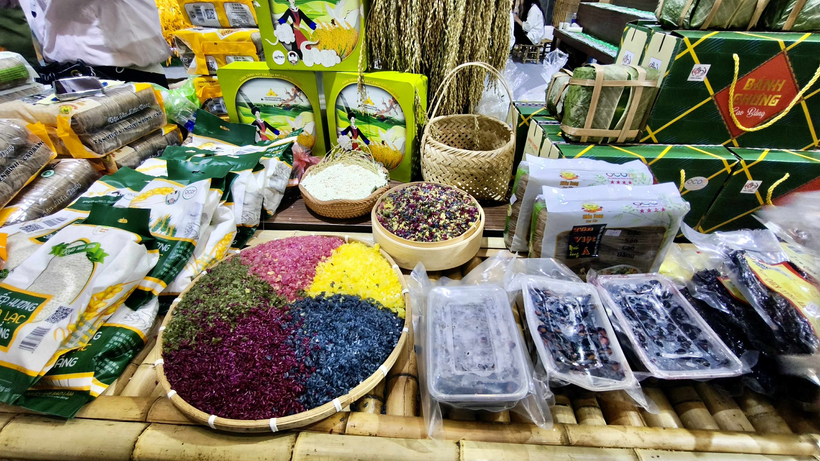 Đặc sắc những sản phẩm vùng cao từ đồng bào Tây Bắc tại Hội chợ Mùa Thu