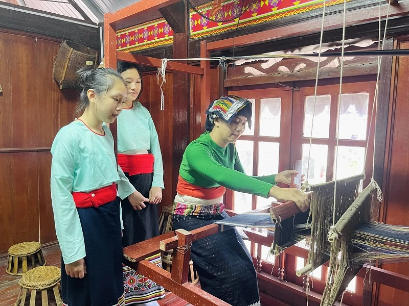 Sắc màu văn hóa dân tộc nơi mái trường Phổ thông dân tộc nội trú THCS Thường Xuân