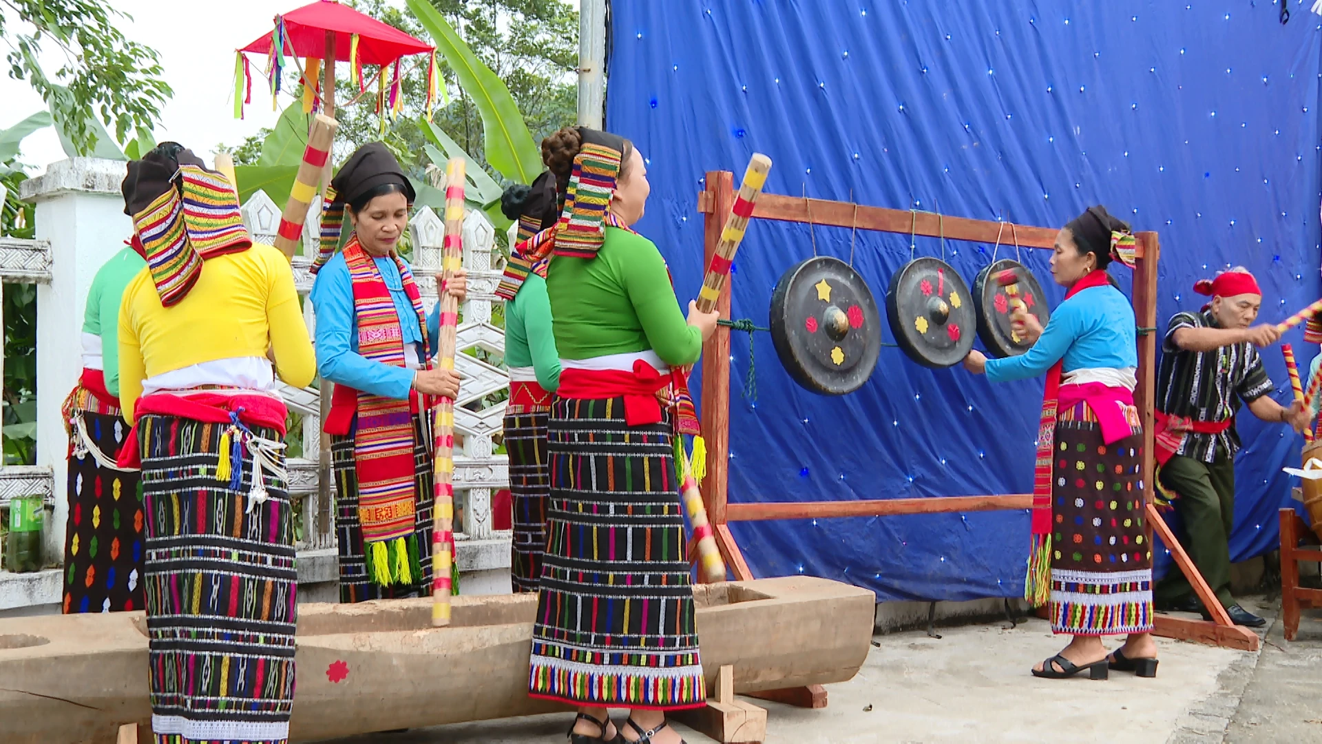 Luống gọi mùa vui