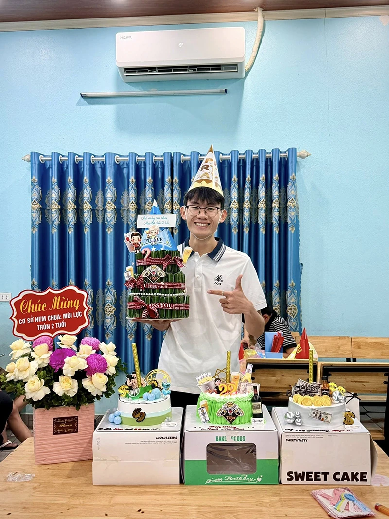 Chàng trai Gen Z làm giàu từ đặc sản nem chua