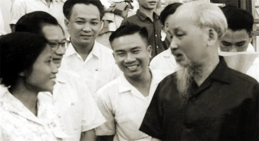 Ngày này năm xưa (24/2): Lời Bác căn dặn “Một quân đội văn hay võ giỏi, là một quân đội vô địch”