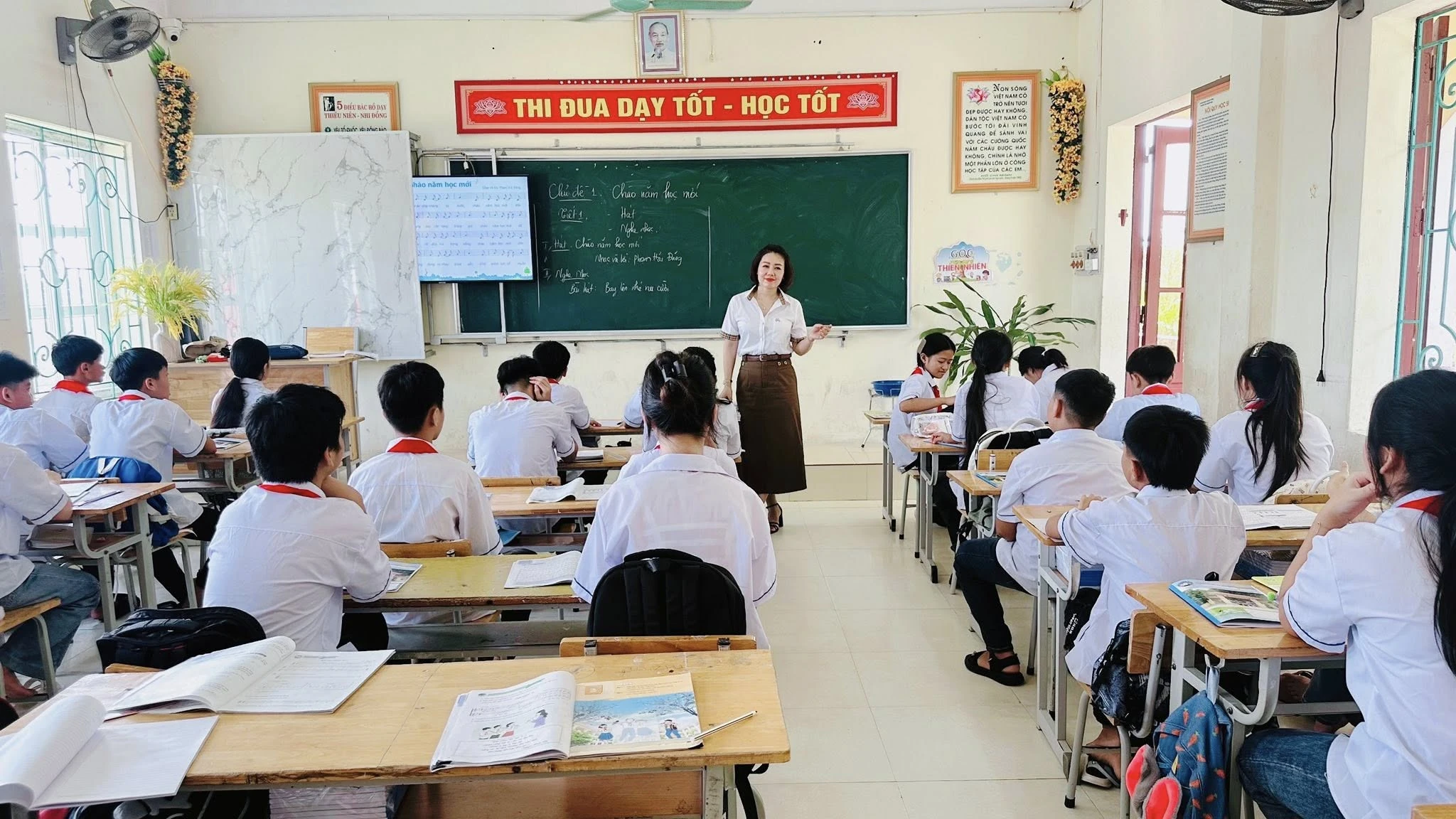 Phím đen phím trắng, dệt khúc yêu thương