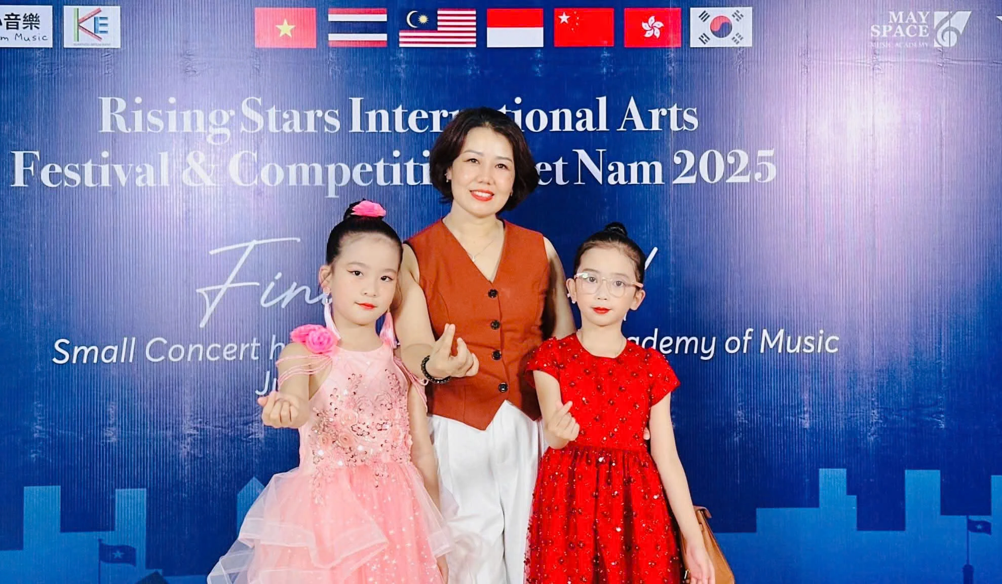 Phím đen phím trắng, dệt khúc yêu thương